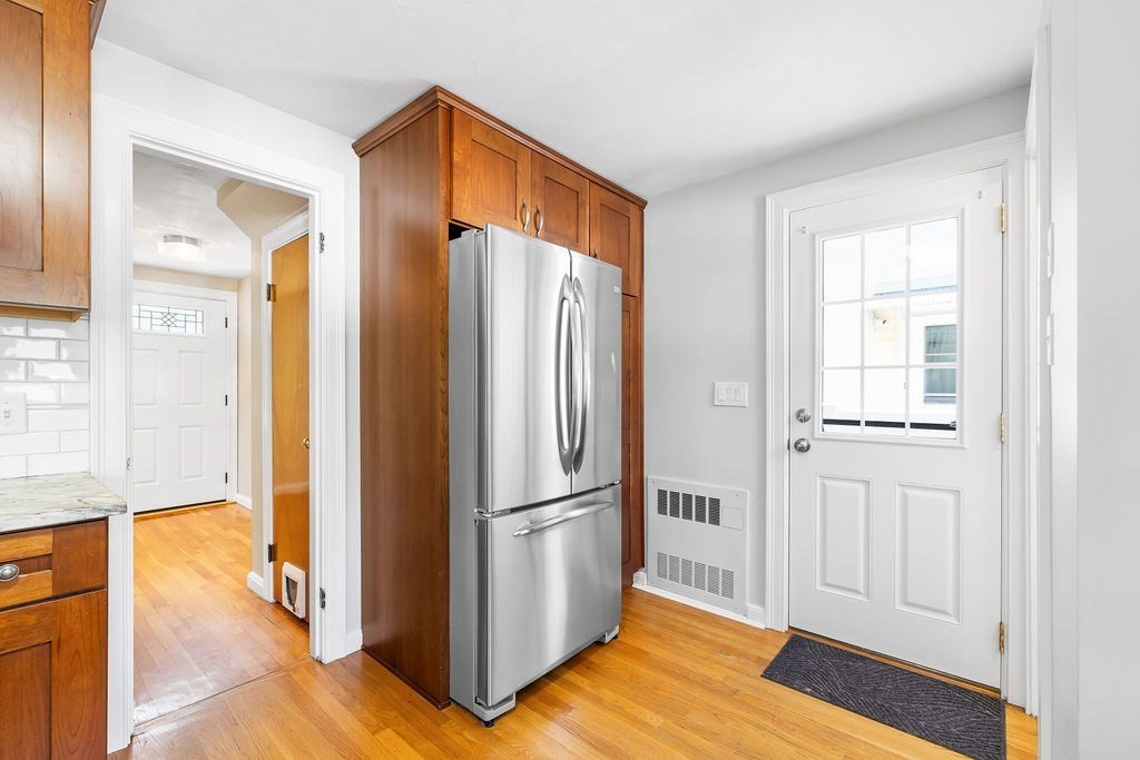 Boston, Massachusetts 02132, United States, 3 Bedrooms Bedrooms, ,2 BathroomsBathrooms,Residential,Pending,207717