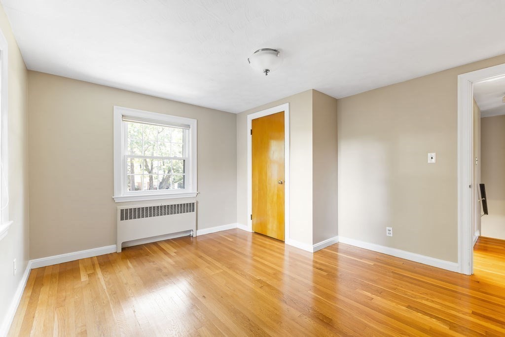 Boston, Massachusetts 02132, United States, 3 Bedrooms Bedrooms, ,2 BathroomsBathrooms,Residential,Pending,207717