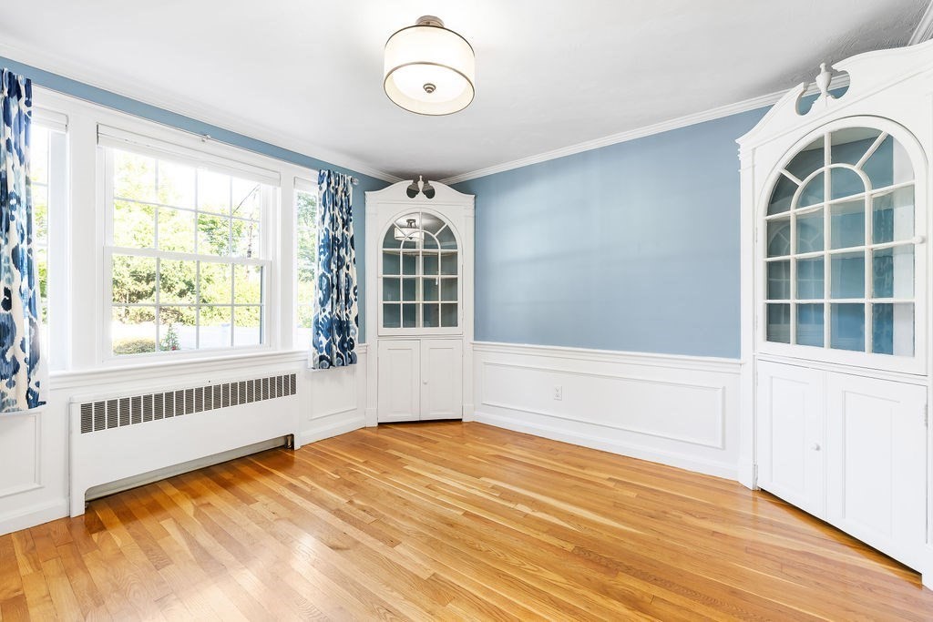 Boston, Massachusetts 02132, United States, 3 Bedrooms Bedrooms, ,2 BathroomsBathrooms,Residential,Pending,207717