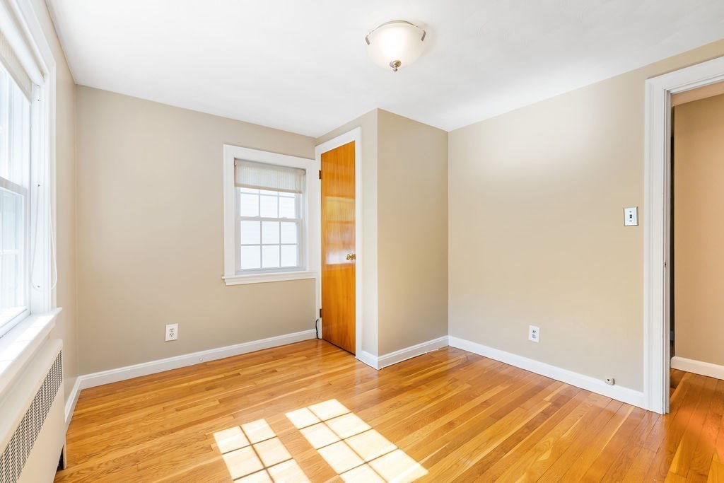 Boston, Massachusetts 02132, United States, 3 Bedrooms Bedrooms, ,2 BathroomsBathrooms,Residential,Pending,207717