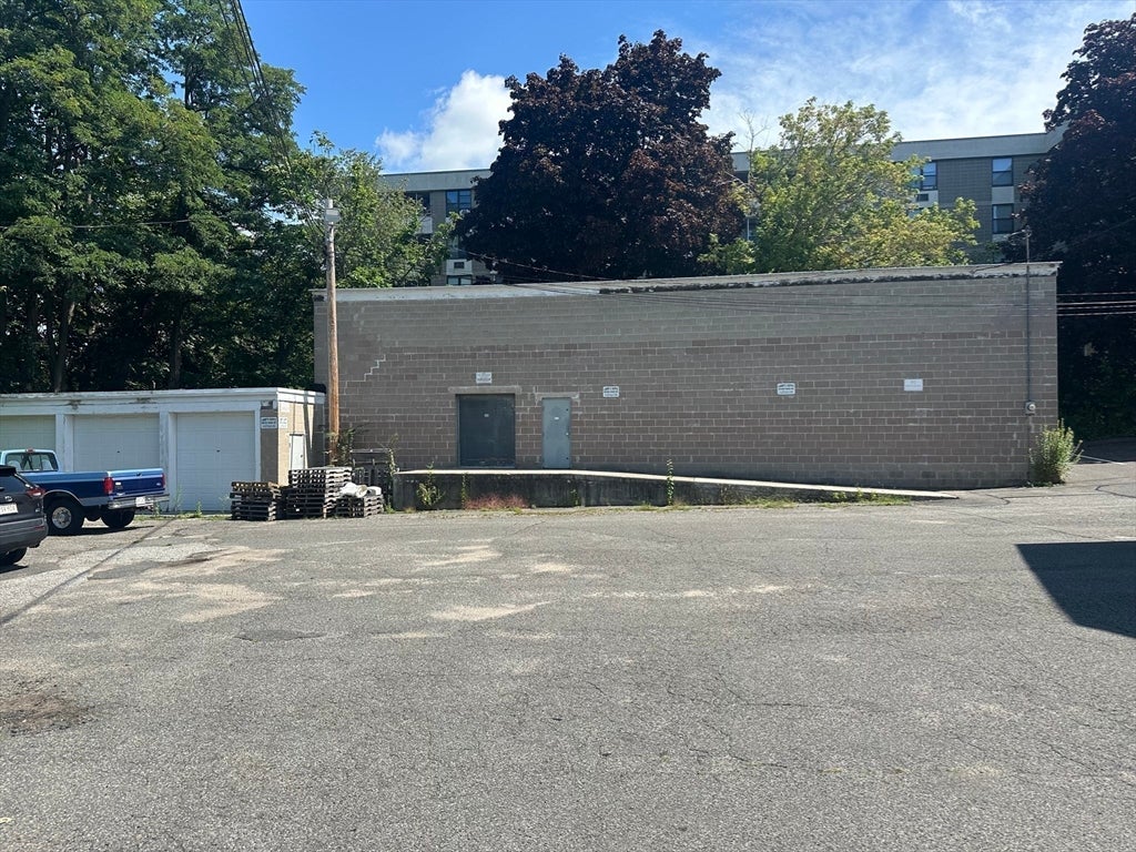 155-157 E Main St