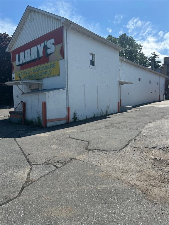 155-157 E Main St