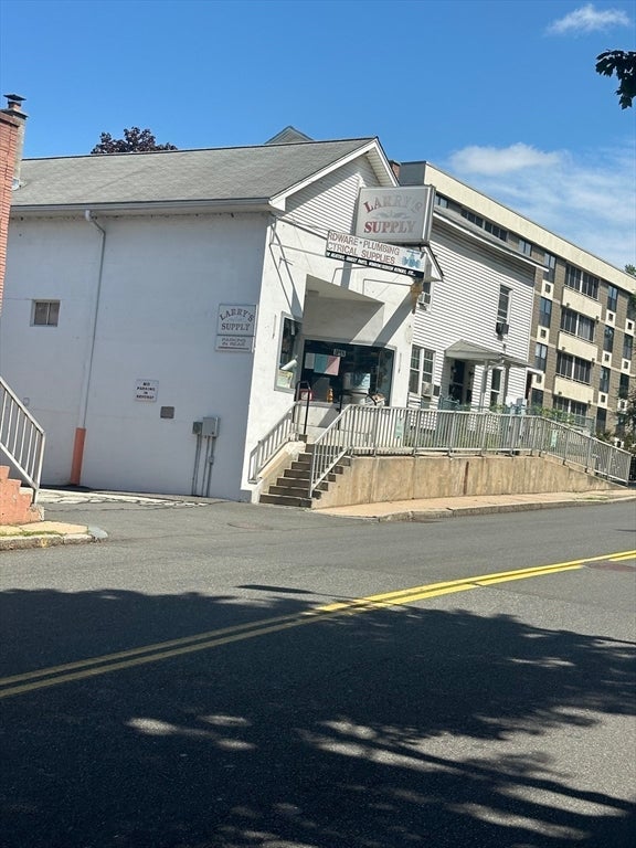 155-157 E Main St