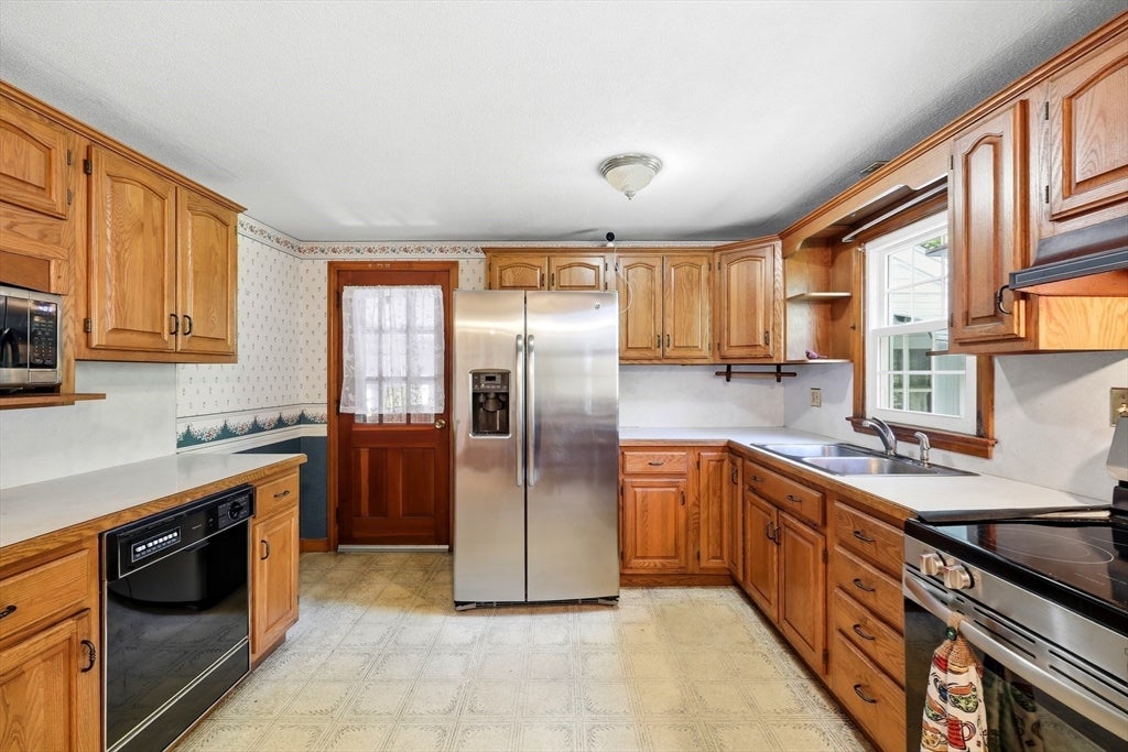 25 Unity Street, Montague, MA, 25 Unity Street, Montague, MA Photo #11