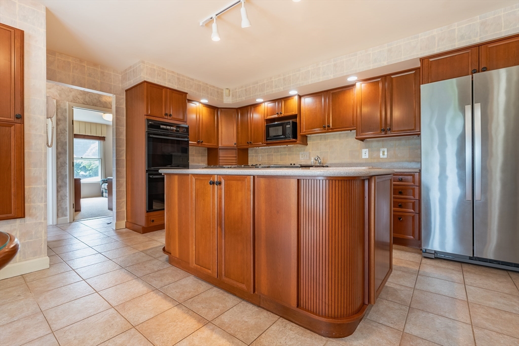 190 Nanaquaket Rd