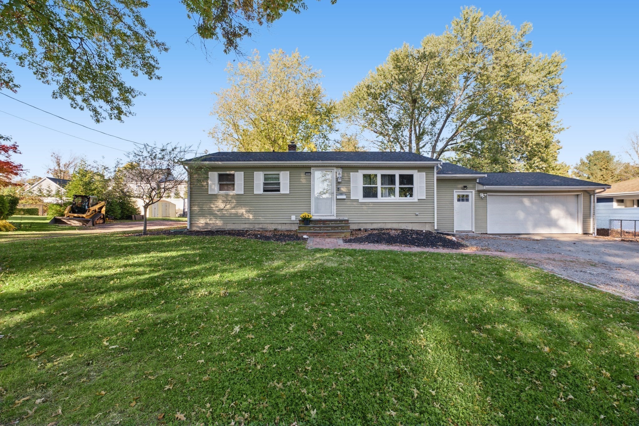 Photo of 226 Chatterton Ave, Somerset, MA