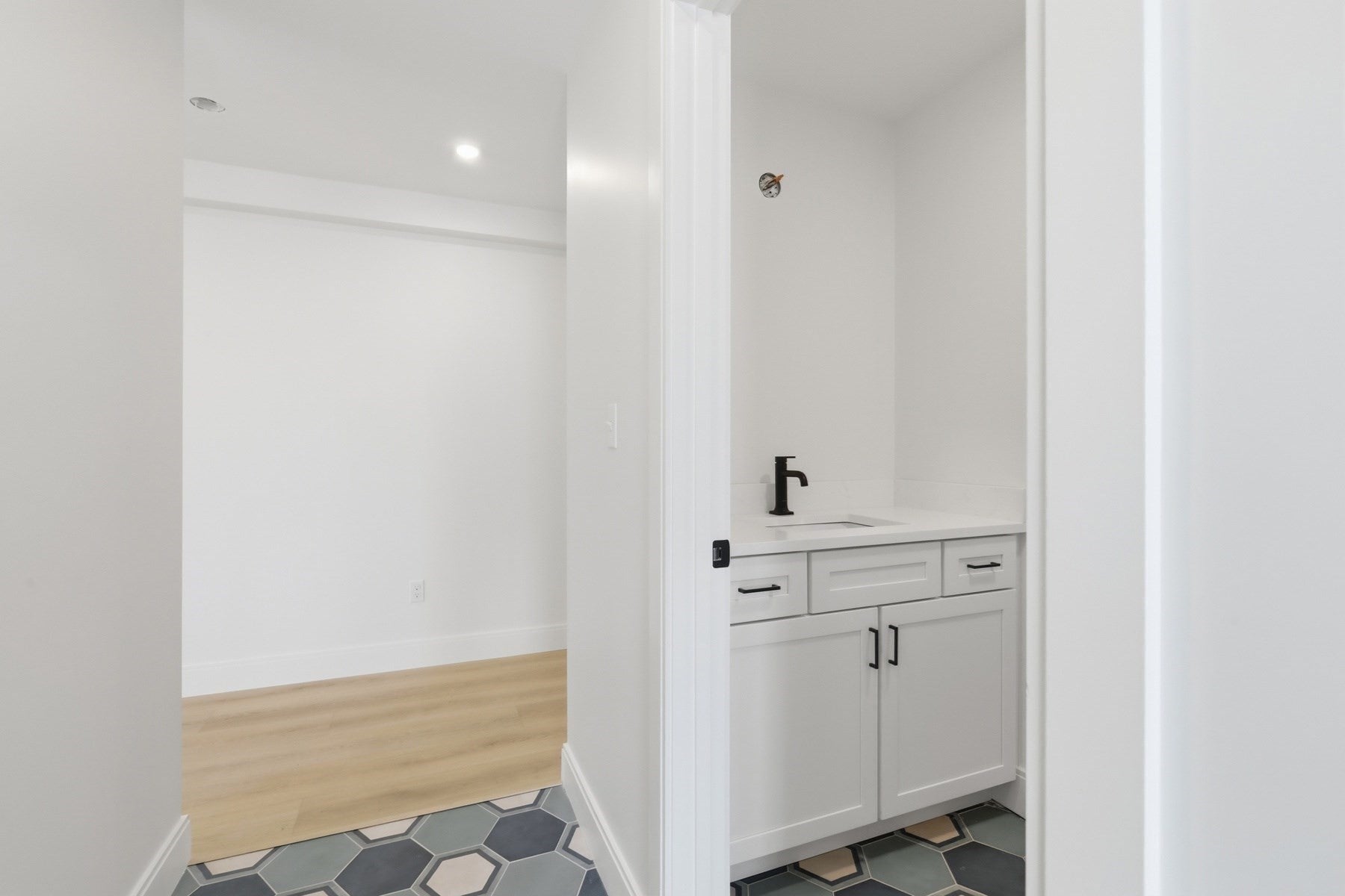 964 Washington St #2, Gloucester, MA Photo #16