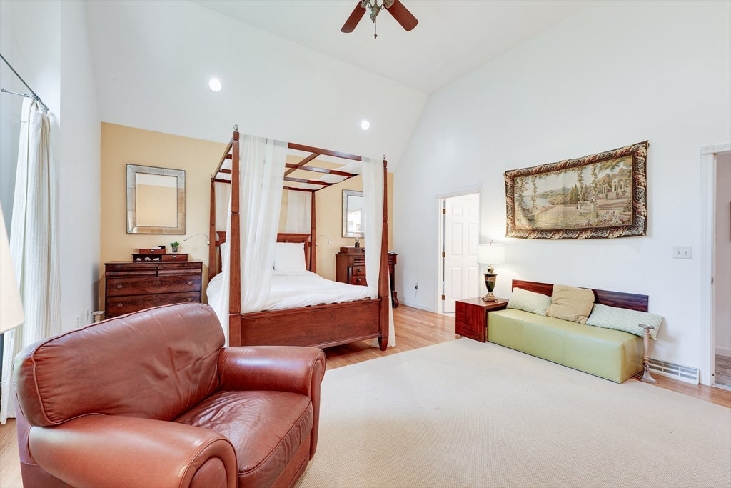 18 Bayberry Dr 18