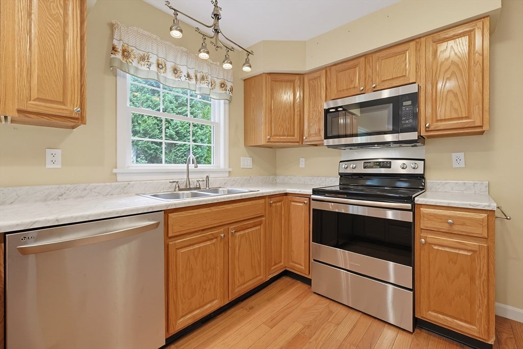29 Brookside Avenue, Webster, MA, 29 Brookside Avenue, Webster, MA Photo #10