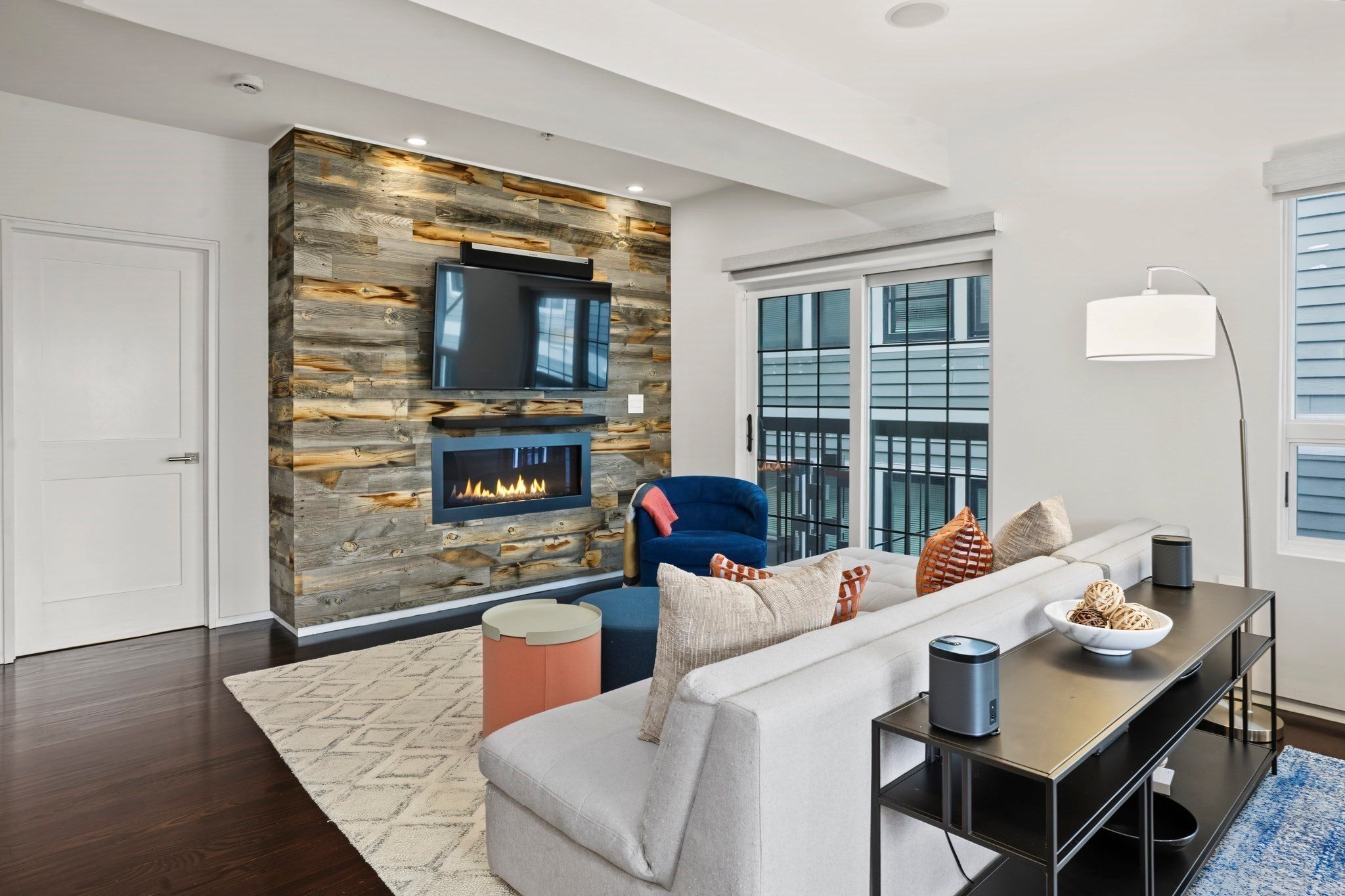 687 E 2nd St #6, Boston, MA Photo #2