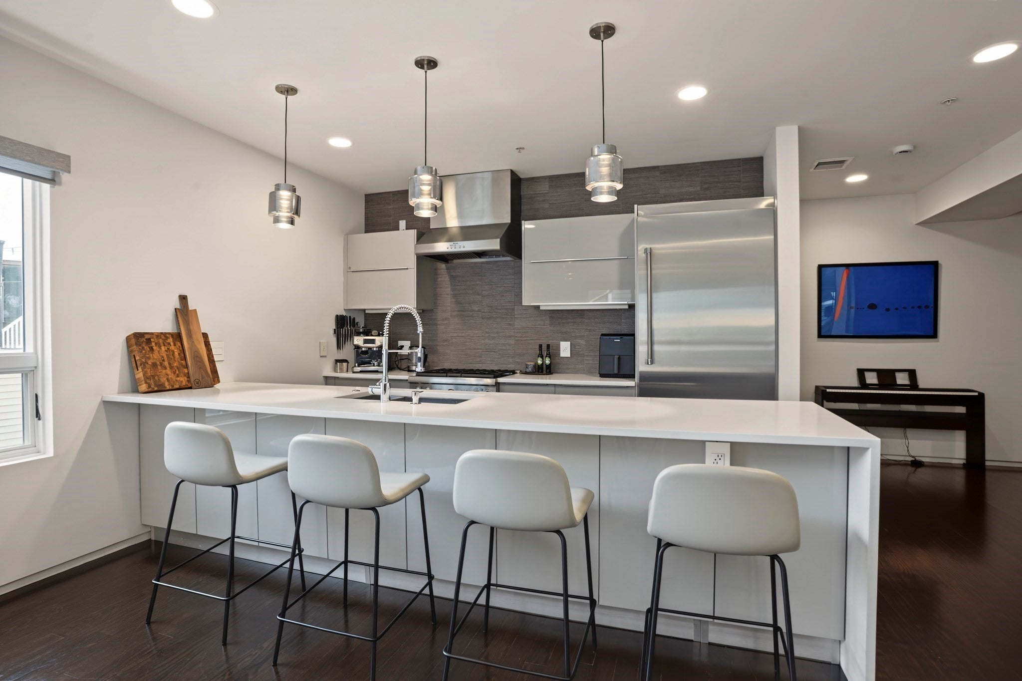 687 E 2nd St #6, Boston, MA Photo #5