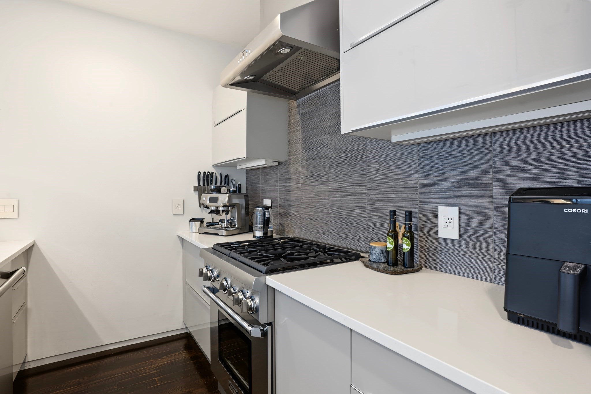 687 E 2nd St #6, Boston, MA Photo #8