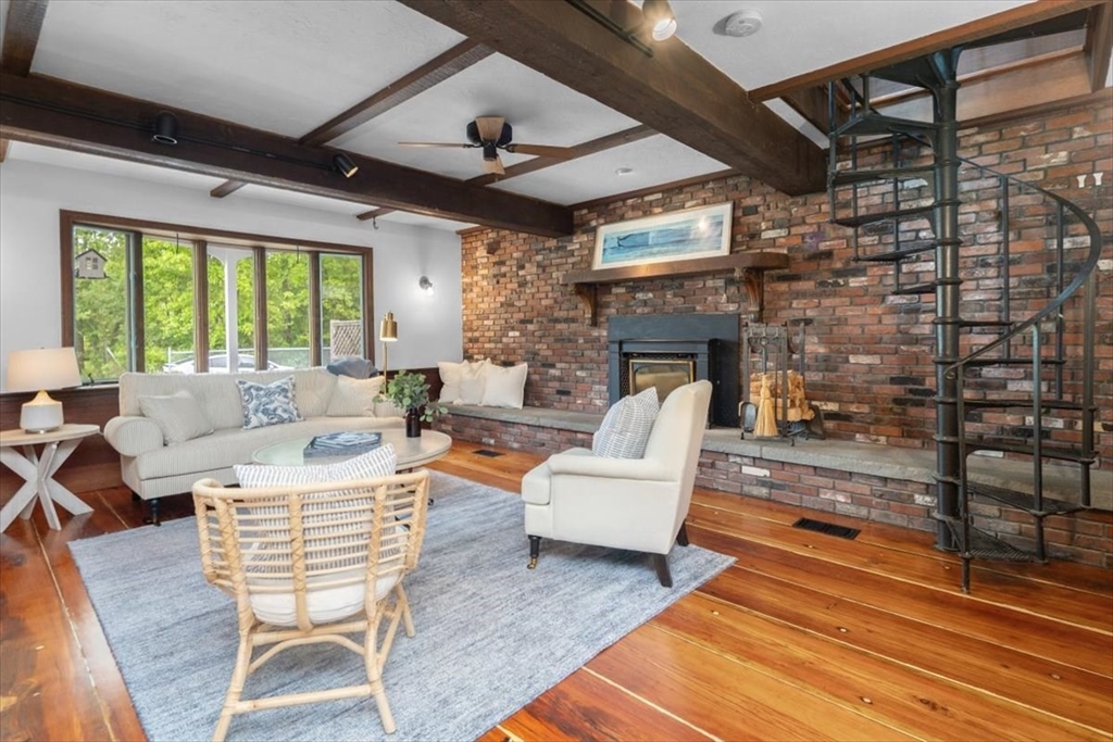 48 Knollwood