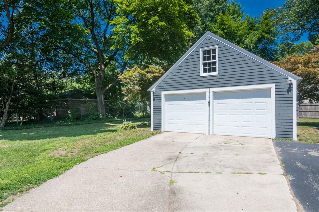 20 Woodlawn Pl, Longmeadow, MA, 20 Woodlawn Pl, Longmeadow, MA Photo #36