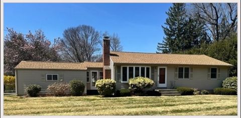 104 Albemarle Rd Longmeadow MA 01106