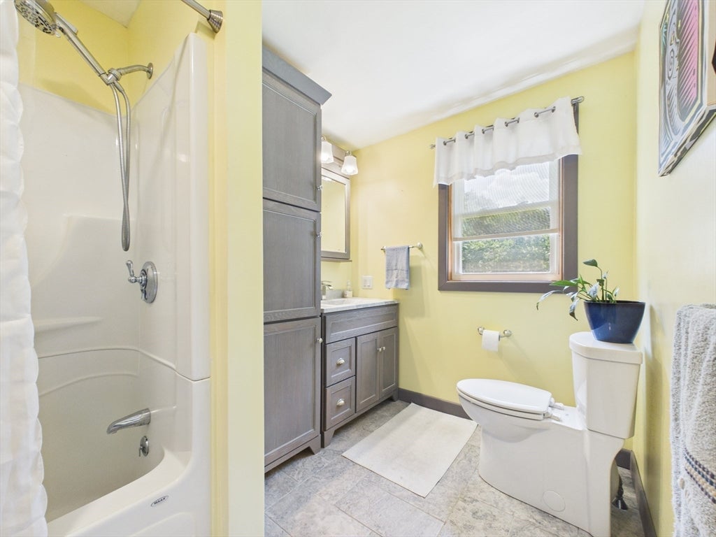 615 Taunton Ave, Seekonk, MA, 615 Taunton Ave, Seekonk, MA Photo #9