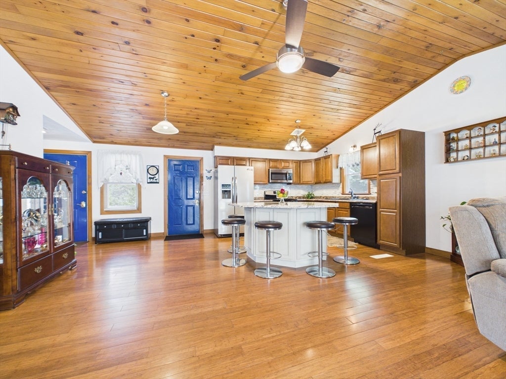 615 Taunton Ave