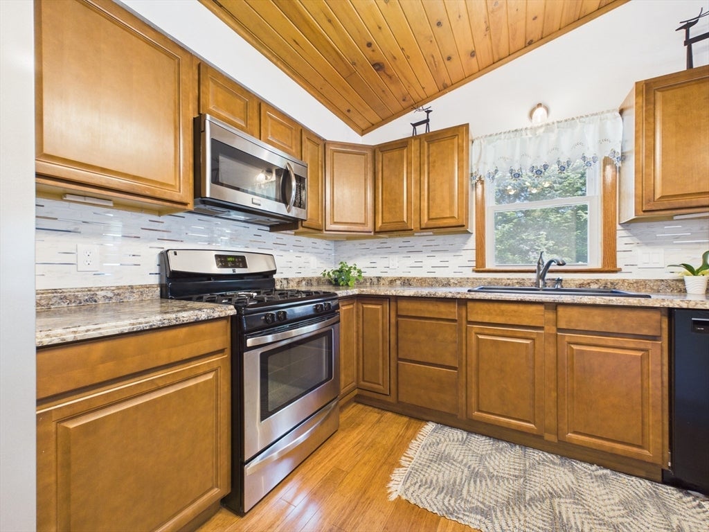 615 Taunton Ave, Seekonk, MA, 615 Taunton Ave, Seekonk, MA Photo #7