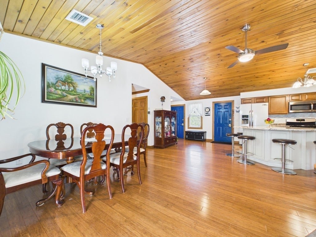 615 Taunton Ave