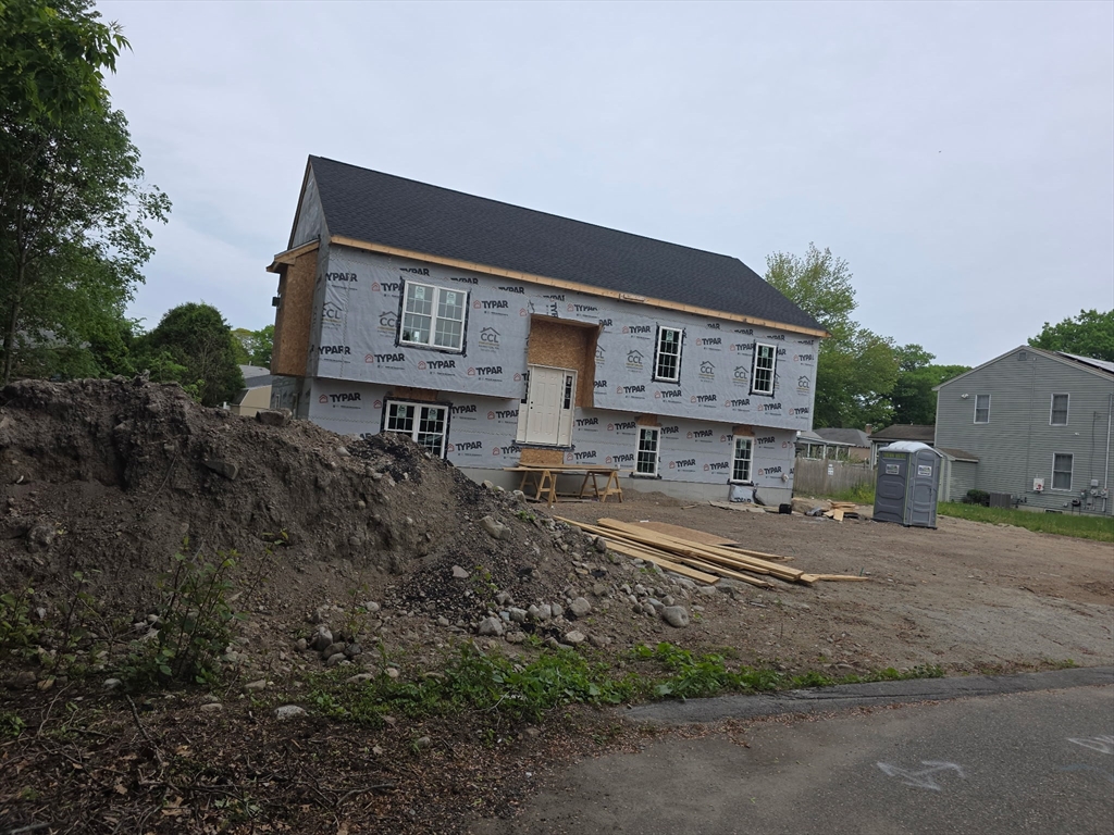 132 Falconer Ave