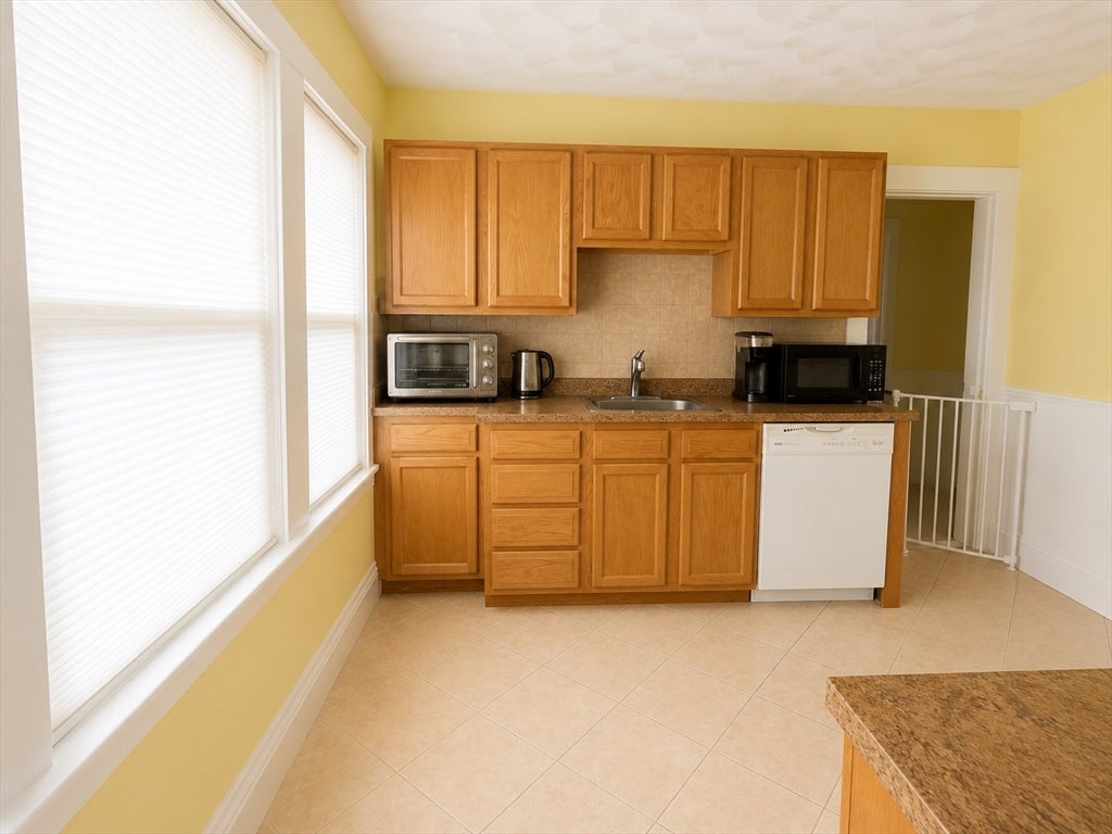 32 Century St #1, Medford, MA, 32 Century St #1, Medford, MA Photo #10
