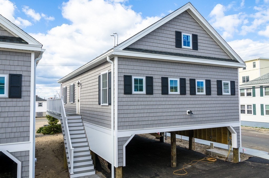44 Railroad Ave 6