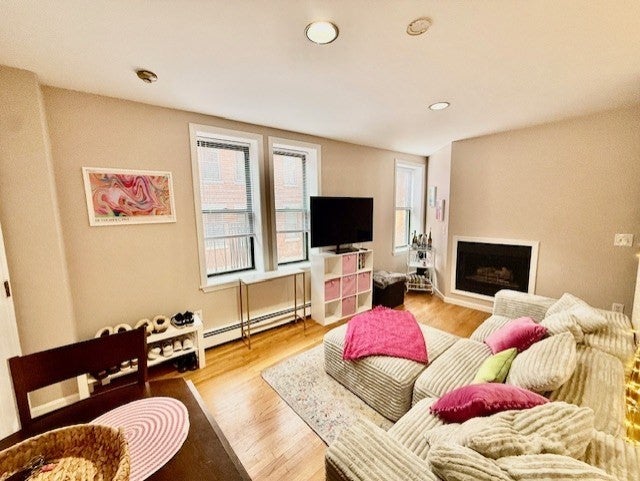 2-4 Thacher ST #3, Boston, MA Photo #3