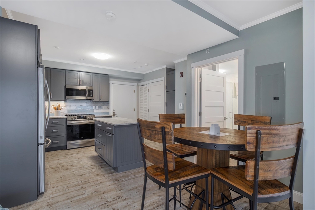 405 Old Wharf Rd B204