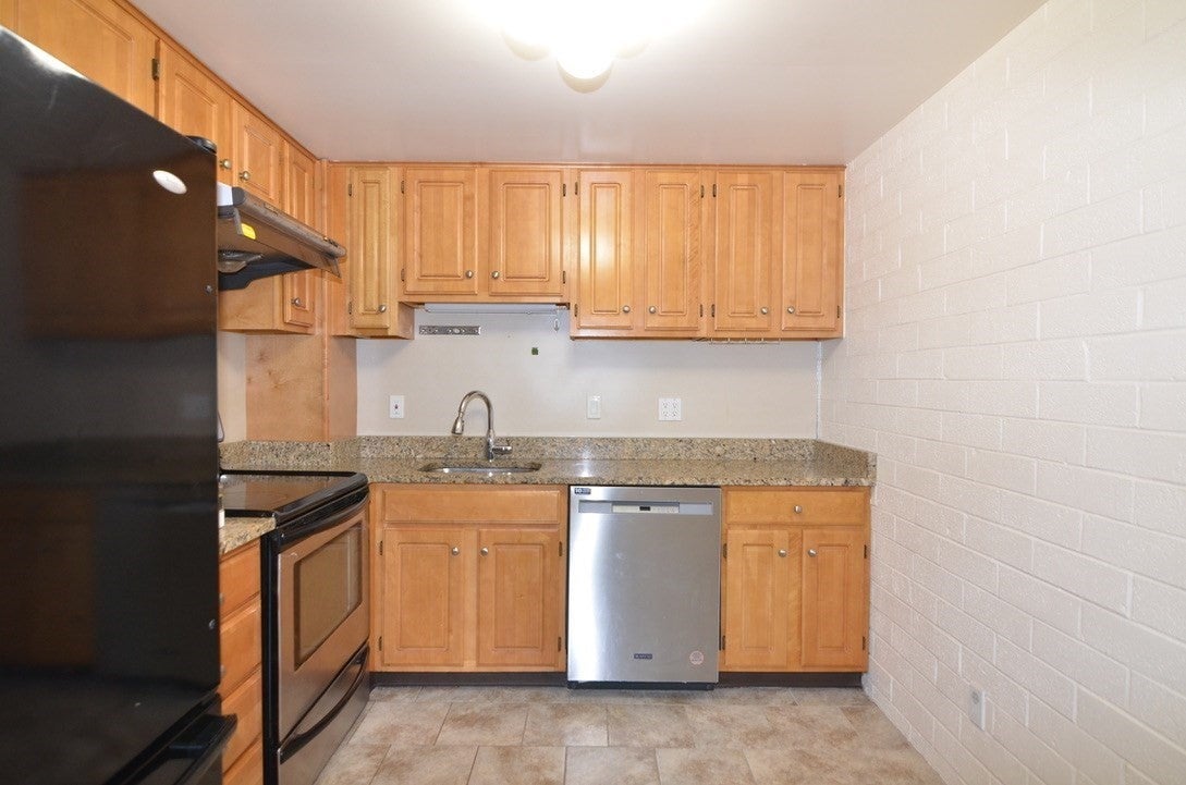 Photo of 185 Quincy Shore Dr, Quincy, MA