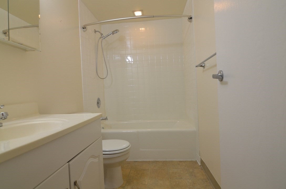 185 Quincy Shore Dr #32, Quincy, MA, 185 Quincy Shore Dr #32, Quincy, MA Photo #12