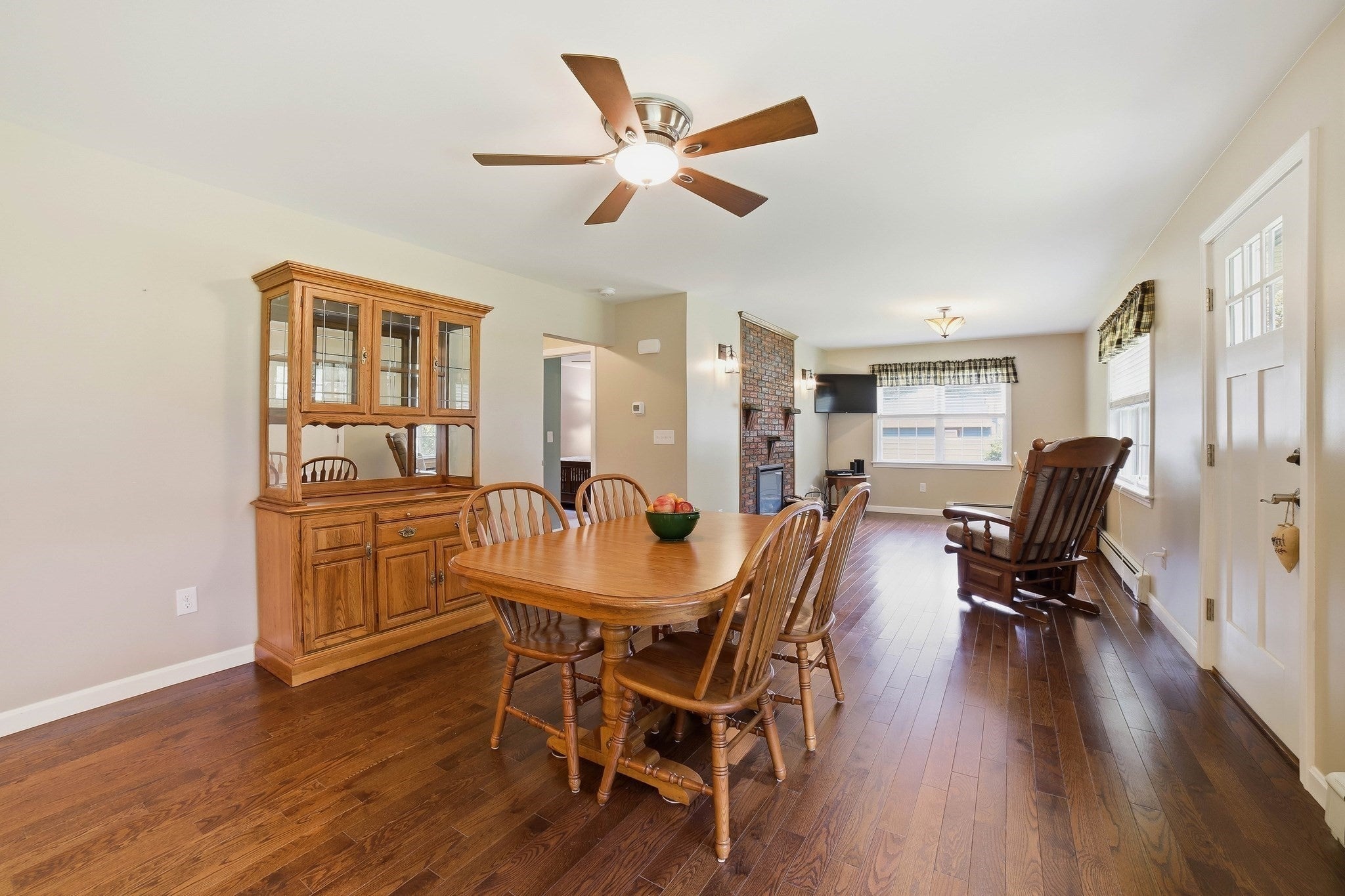 425 River Road, Uxbridge, MA, 425 River Road, Uxbridge, MA Photo #3