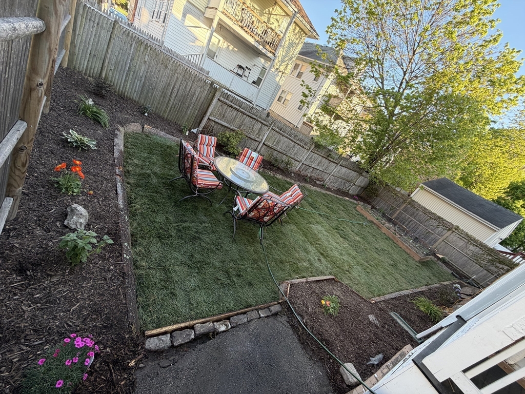6 West Selden