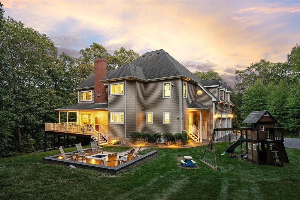 64 Acorn Dr