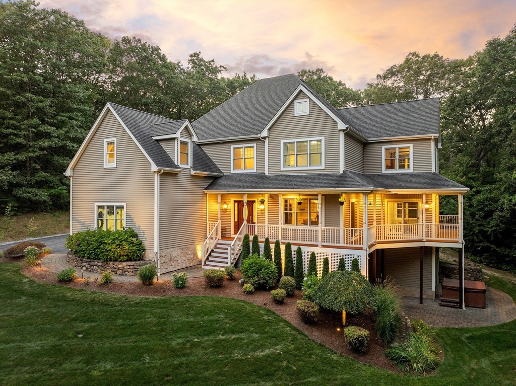 64 Acorn Dr