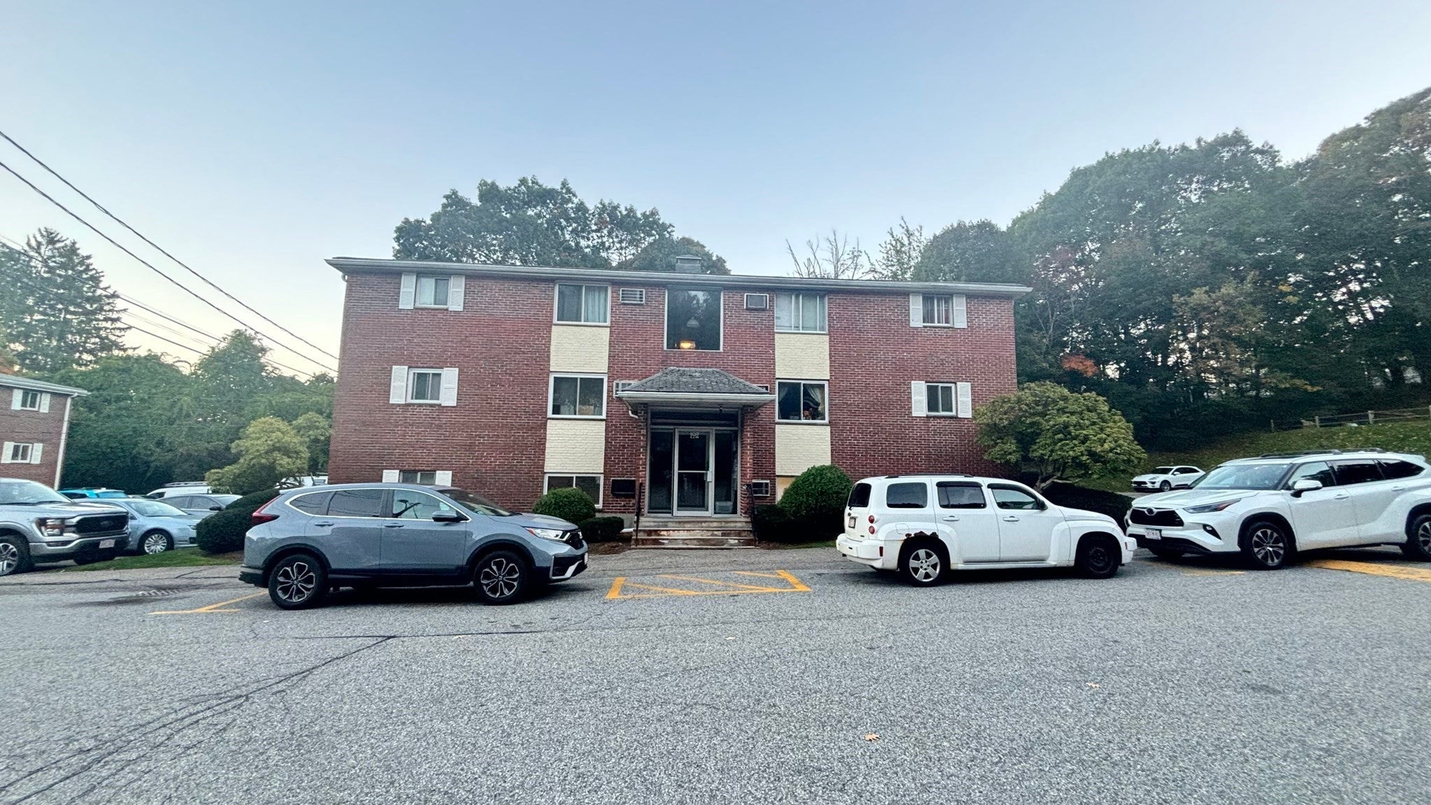 Photo of 192 Bolton St, Marlborough, MA