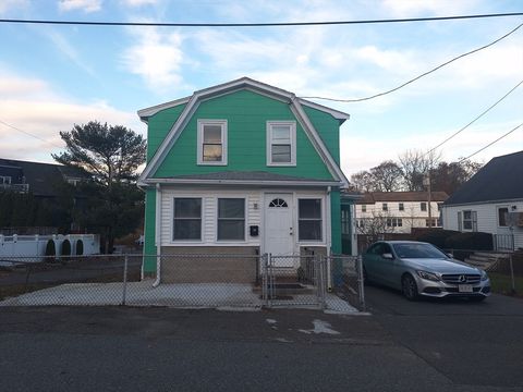 16 Riverside Ct Saugus MA 01906