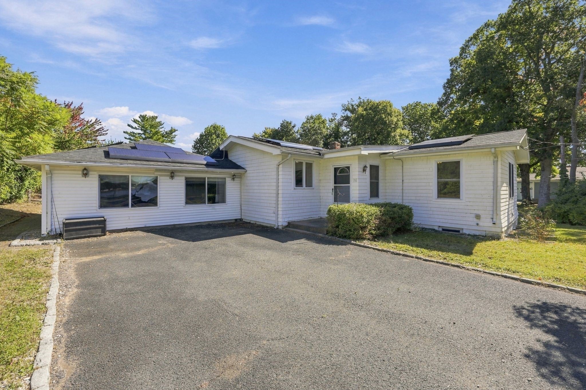 16 Oak St, Southwick, MA Photo #4