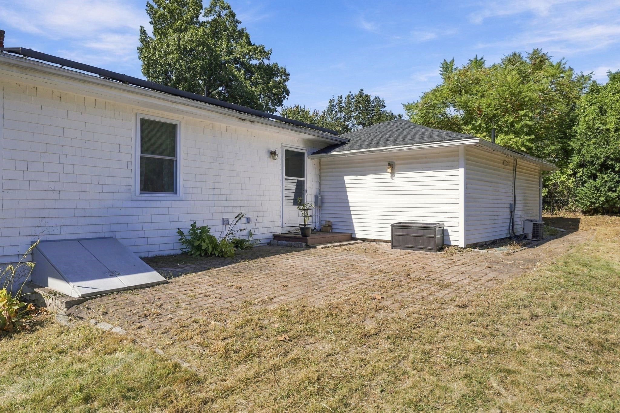 16 Oak St, Southwick, MA Photo #37