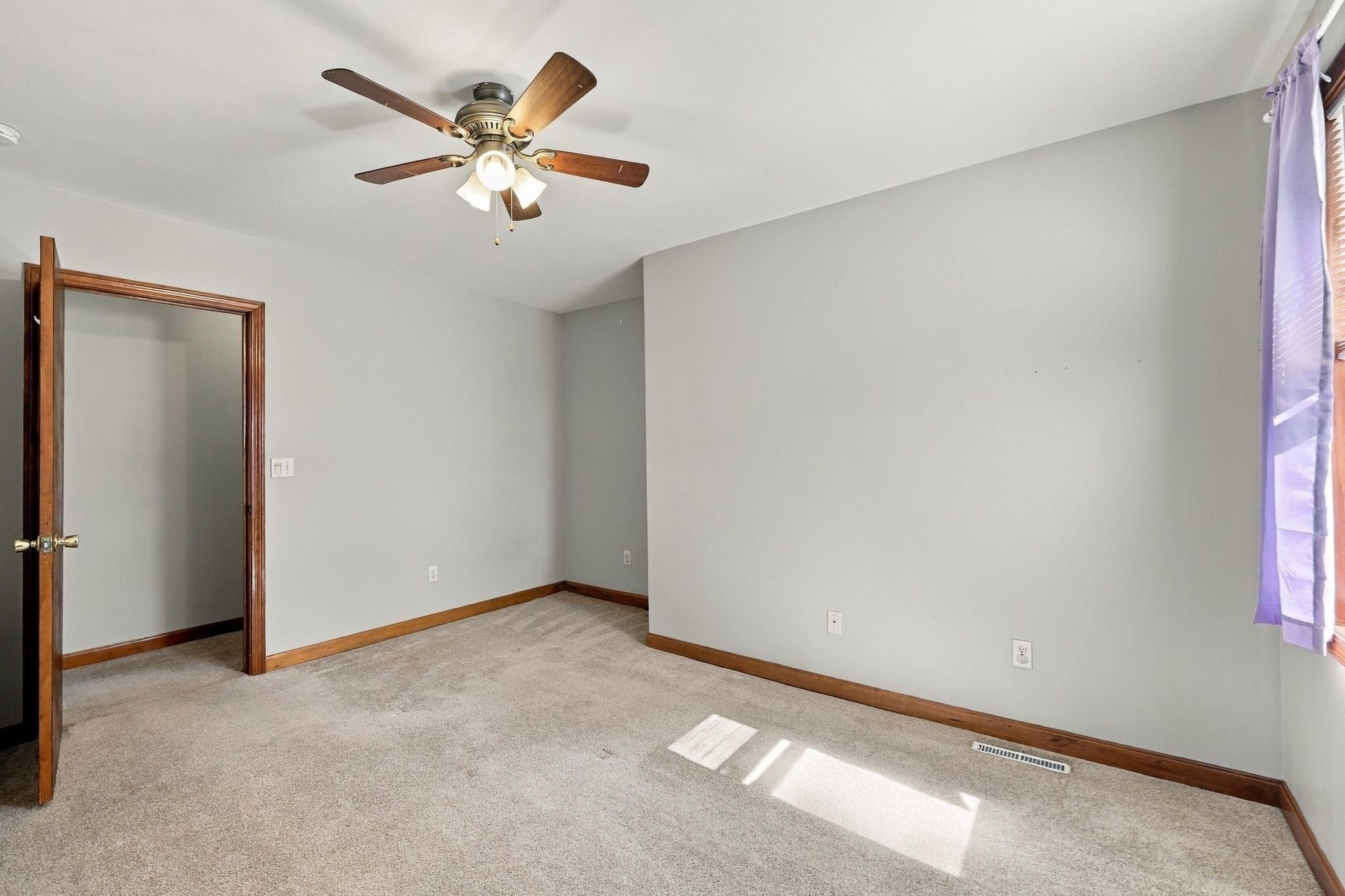 16 Oak St, Southwick, MA Photo #32