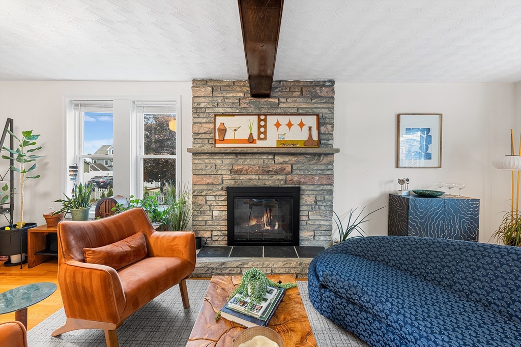 37 Huckins Ave