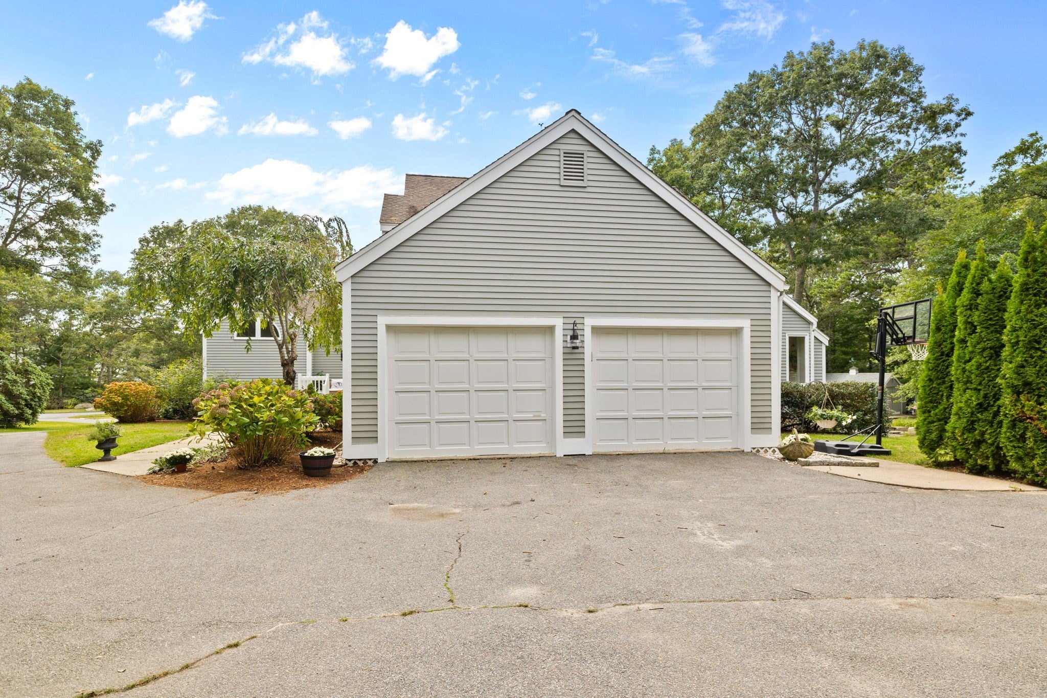 264 Hill And Plain Road