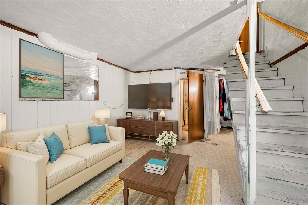 23 Maryknoll St