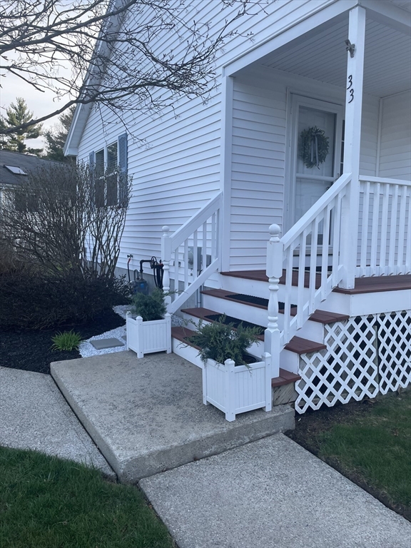 33 Brookbend Way West 33