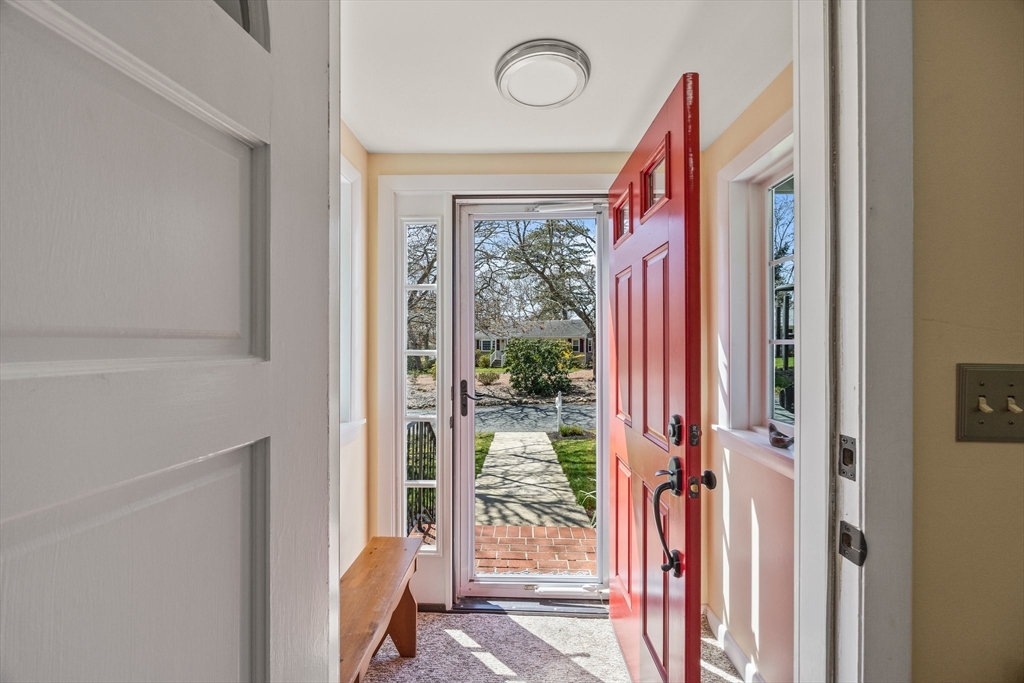 30 Lucerne Dr