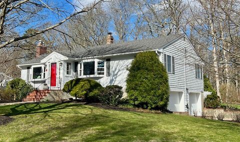 30 Lucerne Dr Yarmouth MA 02675