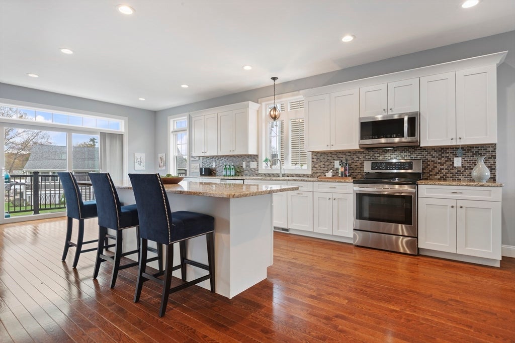 32 Colonial Rd, Webster, MA Photo #4