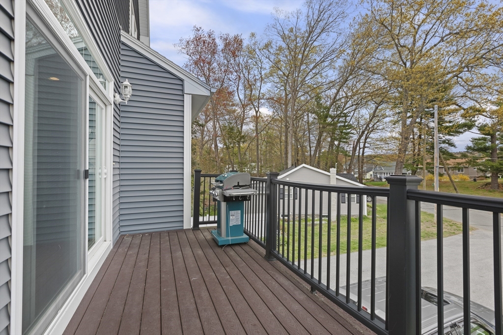 32 Colonial Rd, Webster, MA Photo #31