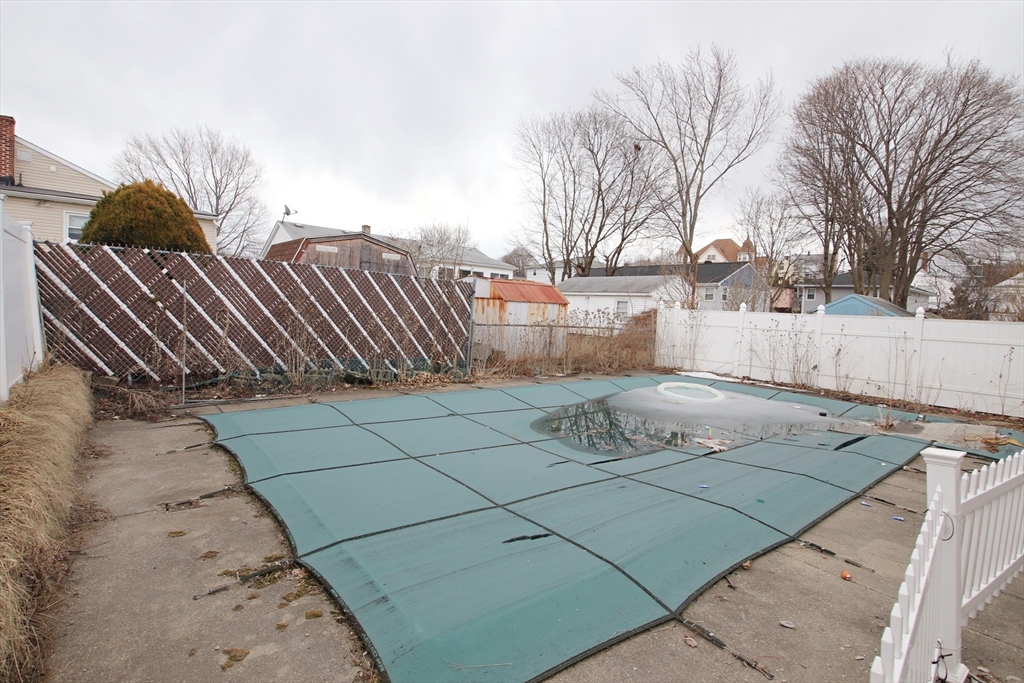 Revere, Massachusetts 02151, United States, 3 Bedrooms Bedrooms, ,1 BathroomBathrooms,Residential,Pending,81370