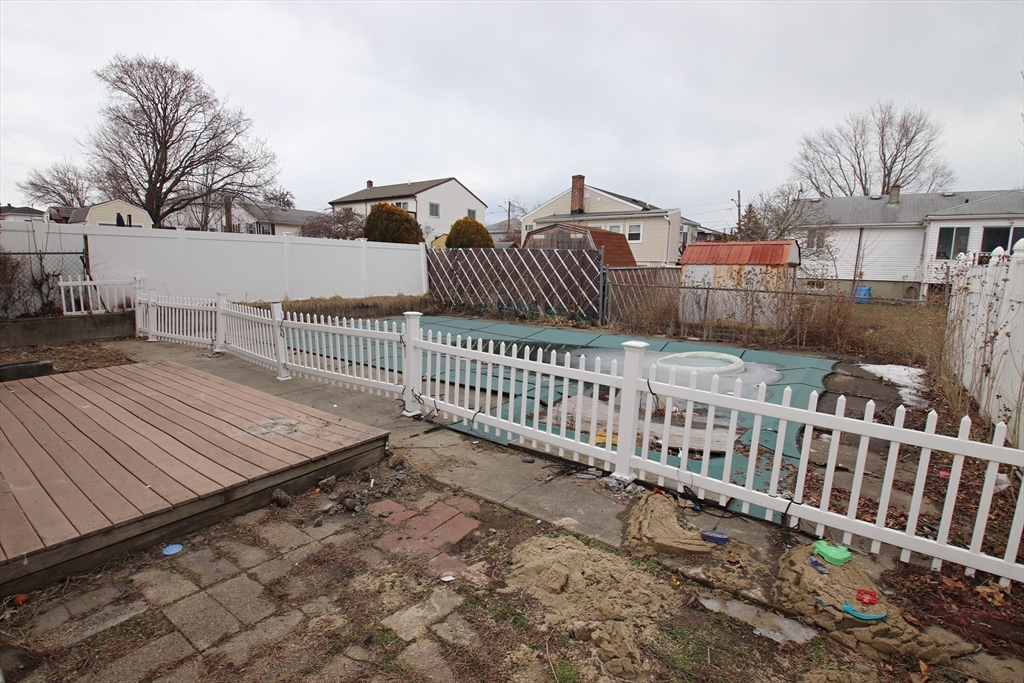 Revere, Massachusetts 02151, United States, 3 Bedrooms Bedrooms, ,1 BathroomBathrooms,Residential,Pending,81370