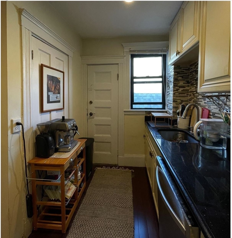 Brookline, Massachusetts 02446, United States, 1 Bedroom Bedrooms, ,1 BathroomBathrooms,Residential,Active,193733